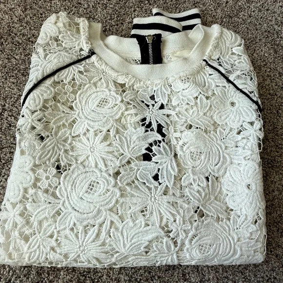 Anthropologie Maeve lace long sleeve white top black cuffs Small SO CUTE! Zipper - Picture 12 of 12